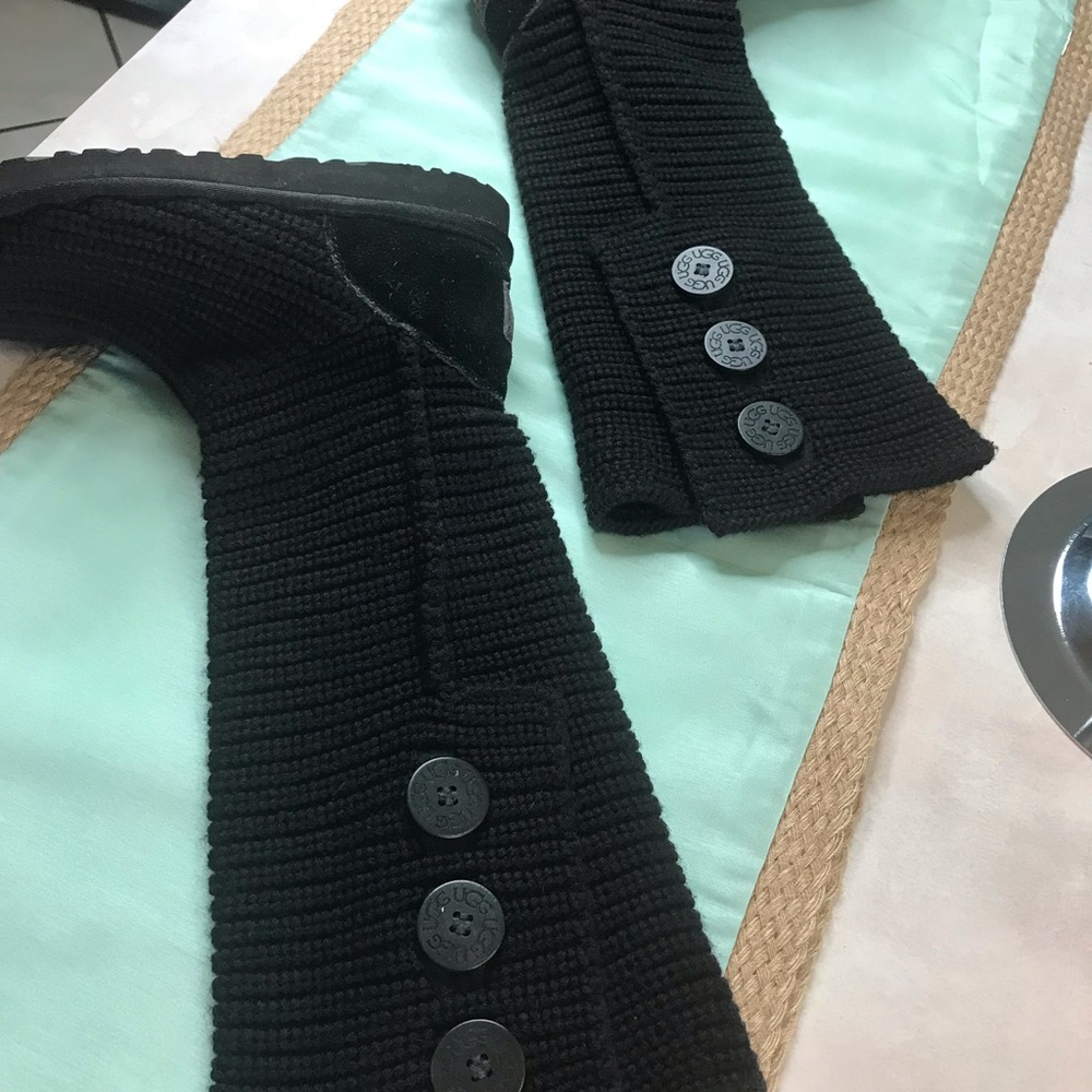 Ugg Classic Cardigan Tall Black Boots size 7! In EUC ❤️
